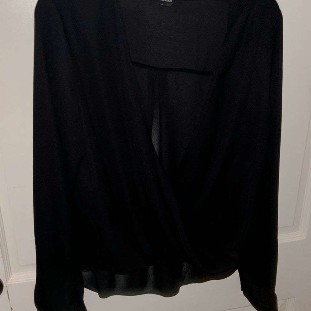Forever 21 black long sleeve sheer over lay swoop women’s top size large